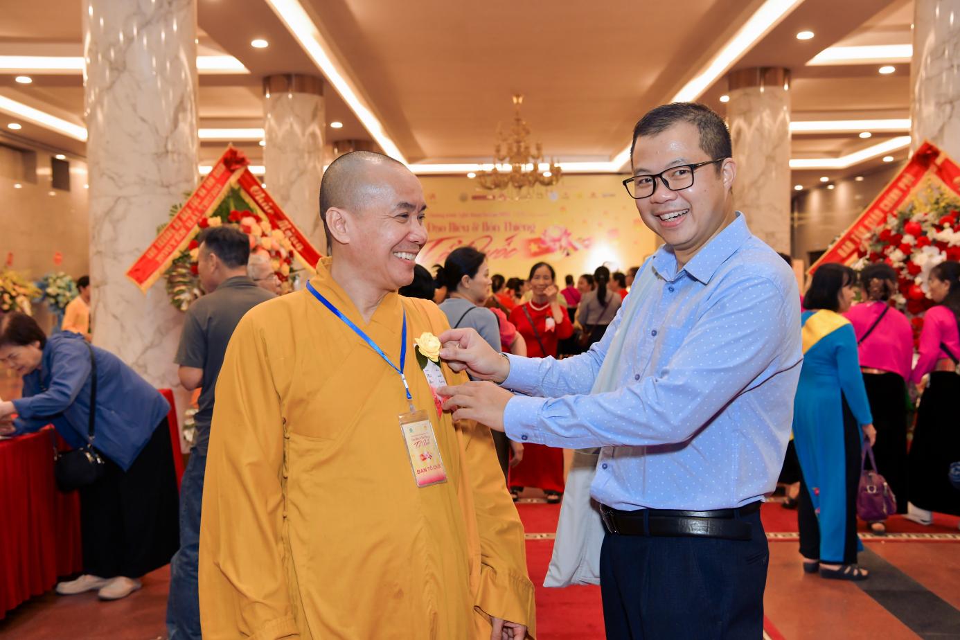 Biểu tượng thiêng liêng của tình hiếu thảo