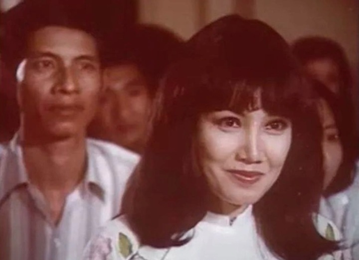 Thanh Lan vai Thùy Dung