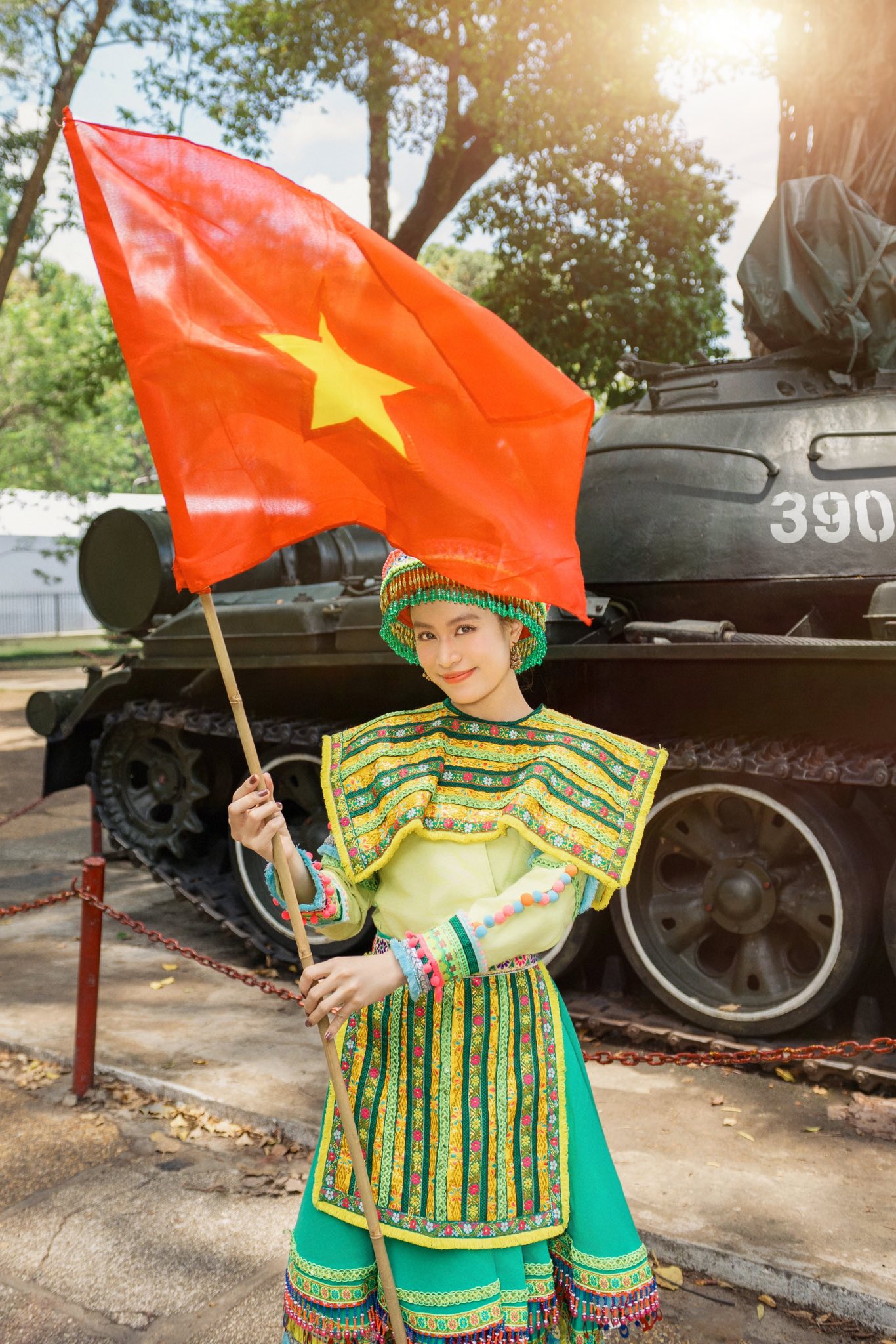 Hoàng Thuỳ Linh luyện tập chuẩn bị cho diễu hành