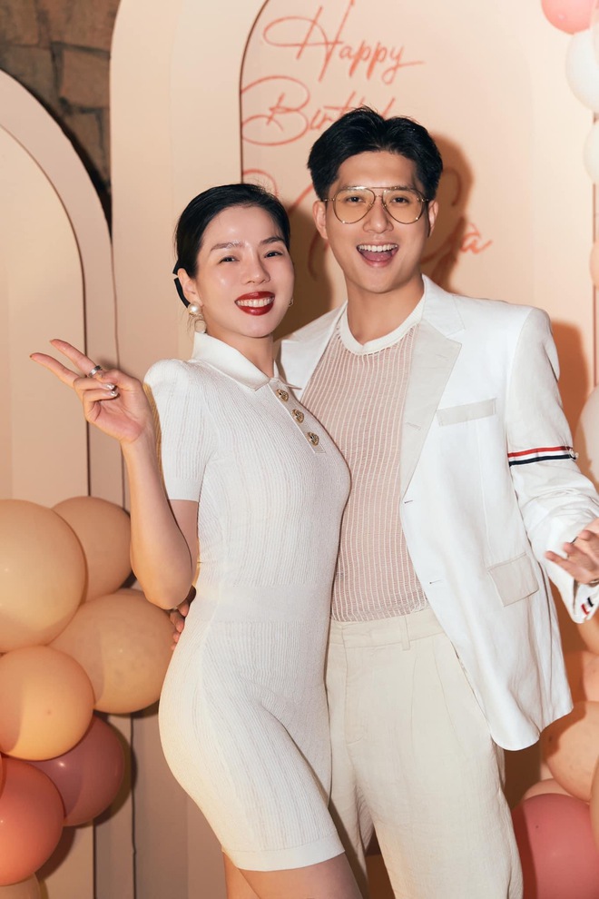 Cặp đôi Lệ Quyên và Lâm Bảo Châu