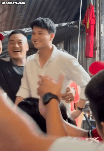 Khán giả nhường chỗ cho Huỳnh Anh tại tổng duyệt