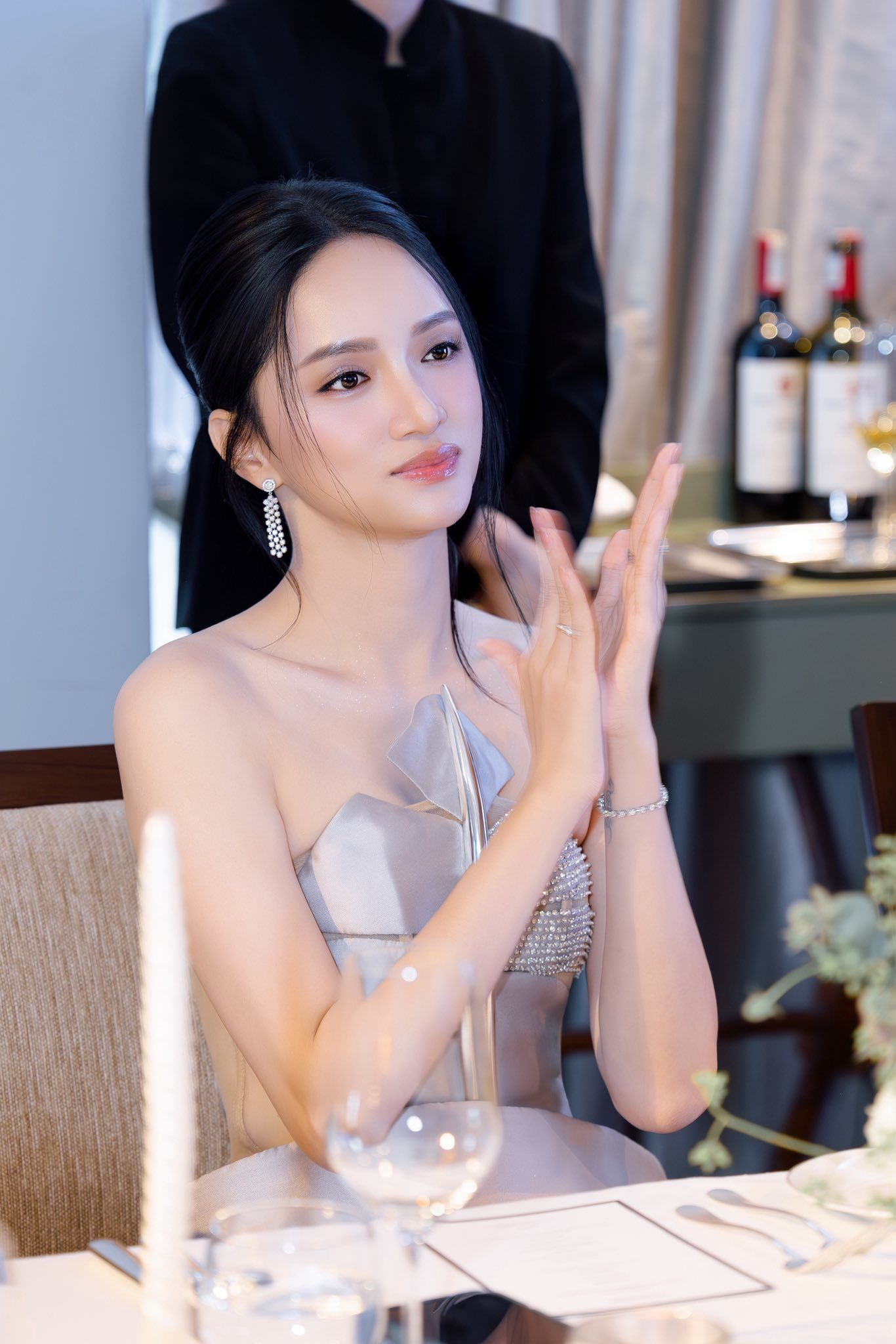 Chiều cao và tuổi tác là thử thách của Hương Giang