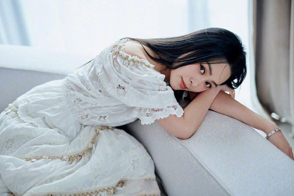 Cuộc sống sang trọng của Chung Hân Đồng với nhiều bất động sản giá trị.