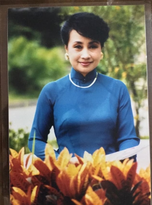 Nghệ sĩ Kim Tiến dẫn bản tin