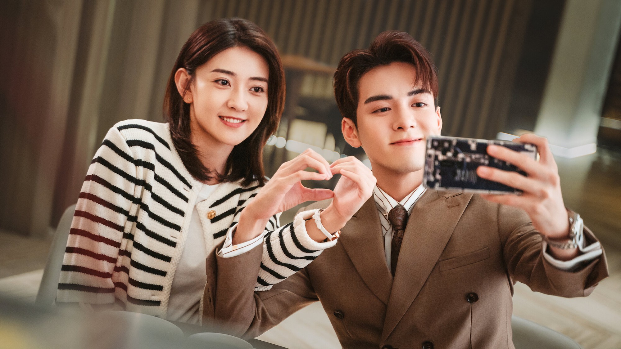Tằng Thuấn Hy đóng vai tổng tài thông minh, điềm tĩnh