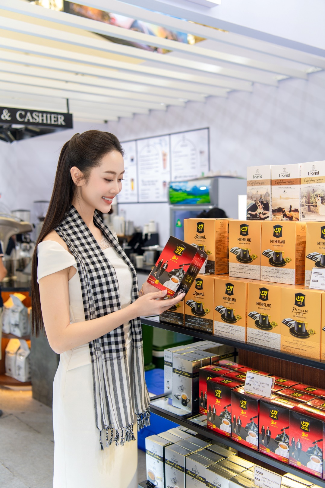 Hoa khôi Như Quỳnh thích thú khám phá hệ sinh thái cà phê giàu bản sắc