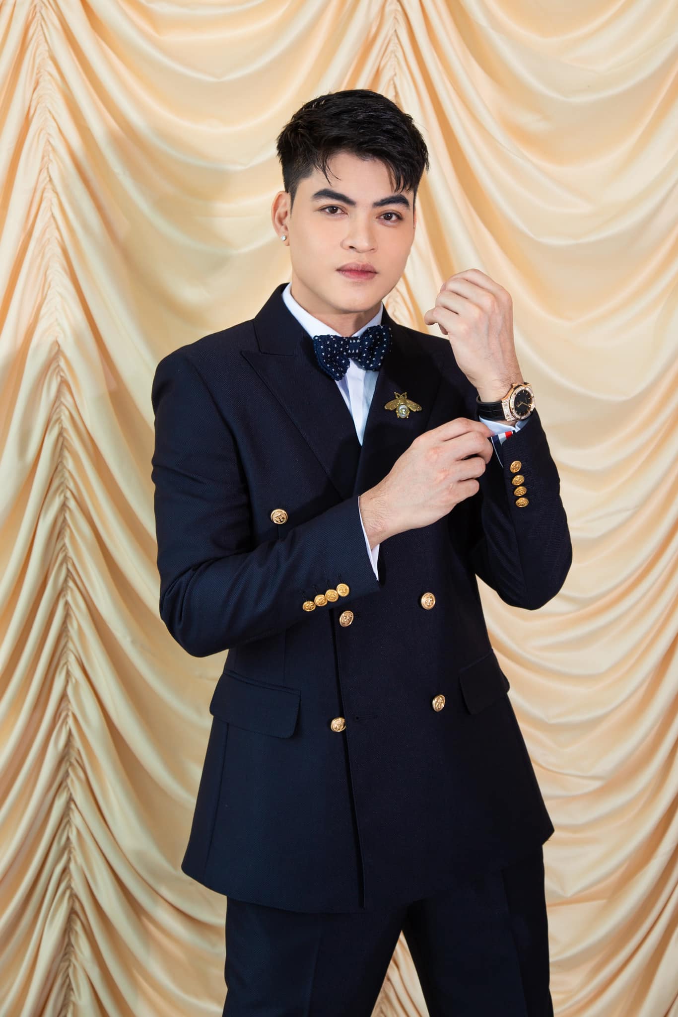 Ca sĩ Lưu Hưng