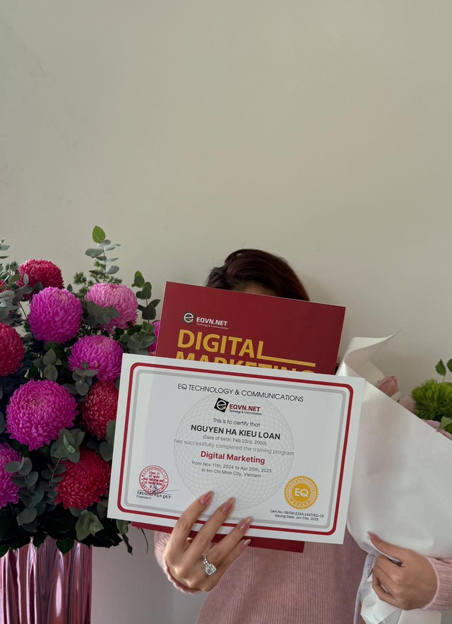 Kiều Loan đi học thêm chuyên ngành Digital Marketing