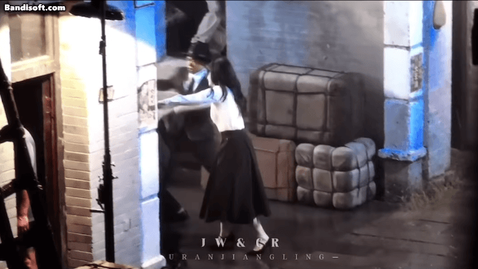 Nhậm Tố Tố cứu anh