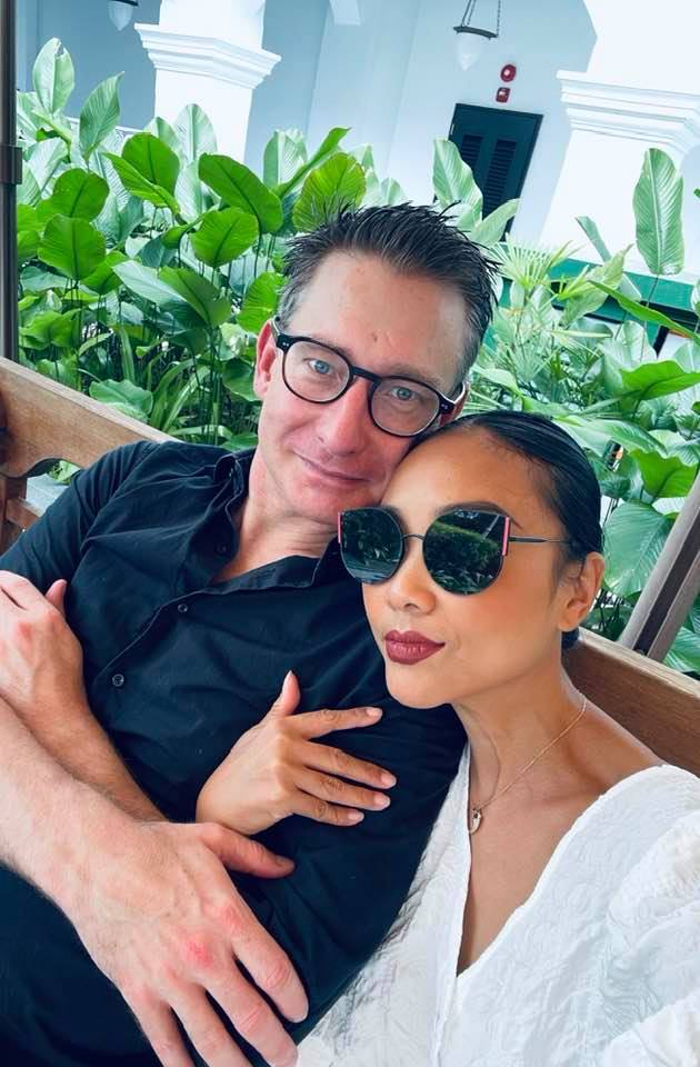 Gia đình nhỏ của Đoan Trang và chồng ngoại quốc