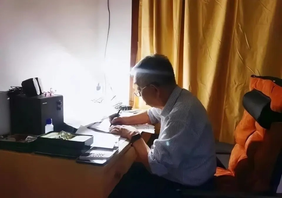 Cuộc sống khó khăn của nhạc sĩ Hứa Kính Thanh