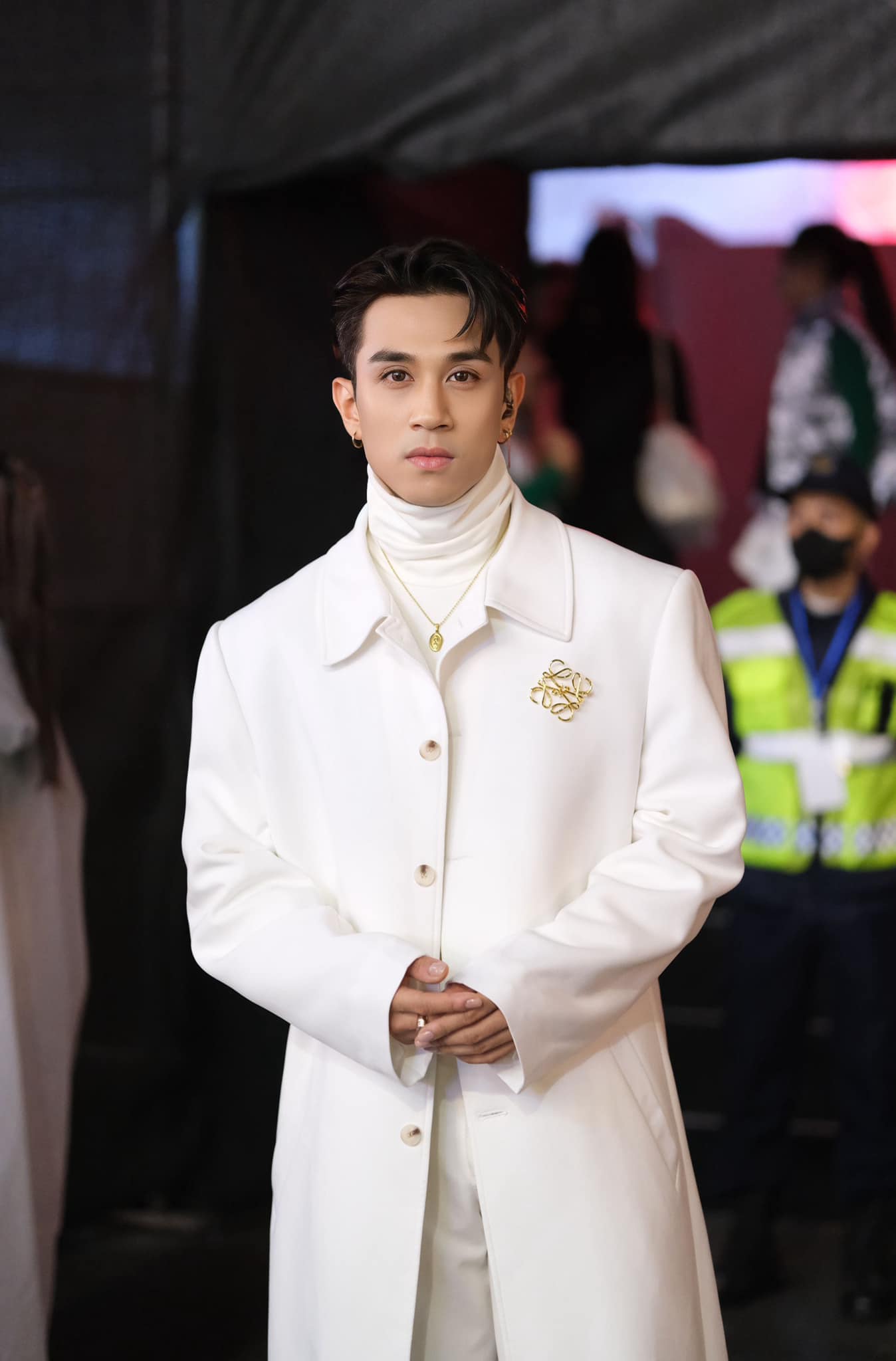 Nam ca sĩ hát tại hôn lễ trong mơ của Hoa hậu Đỗ Hà là ai?- Ảnh 4. Dương Edward từng là hiện tượng cover nổi tiếng