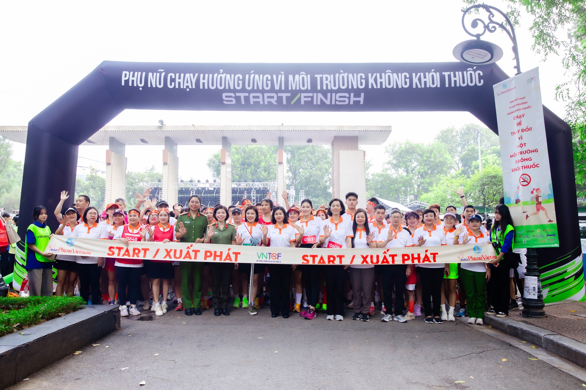 Không khí sôi động tại Công viên Thống Nhất, Hà Nội