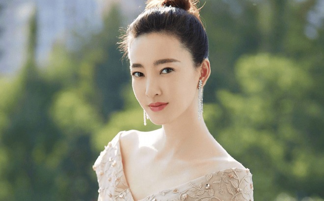 Hàng chục người kéo đến phim trường đòi tiền Đám đông đòi nợ