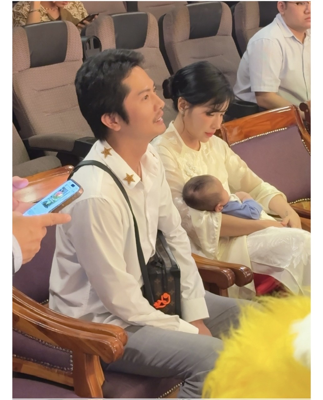 Bức ảnh gây sốt của Khả Như và Huỳnh Phương
