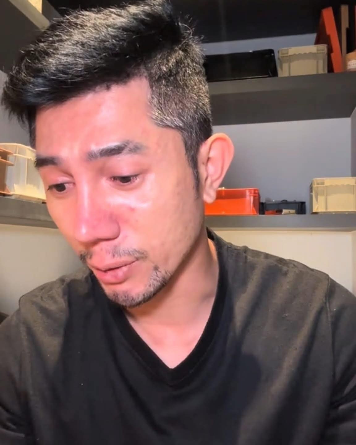 Lương Bằng Quang khóc trên mạng xã hội