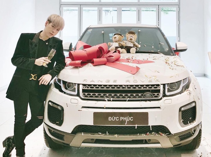 Xe hơi hạng sang của Đức Phúc