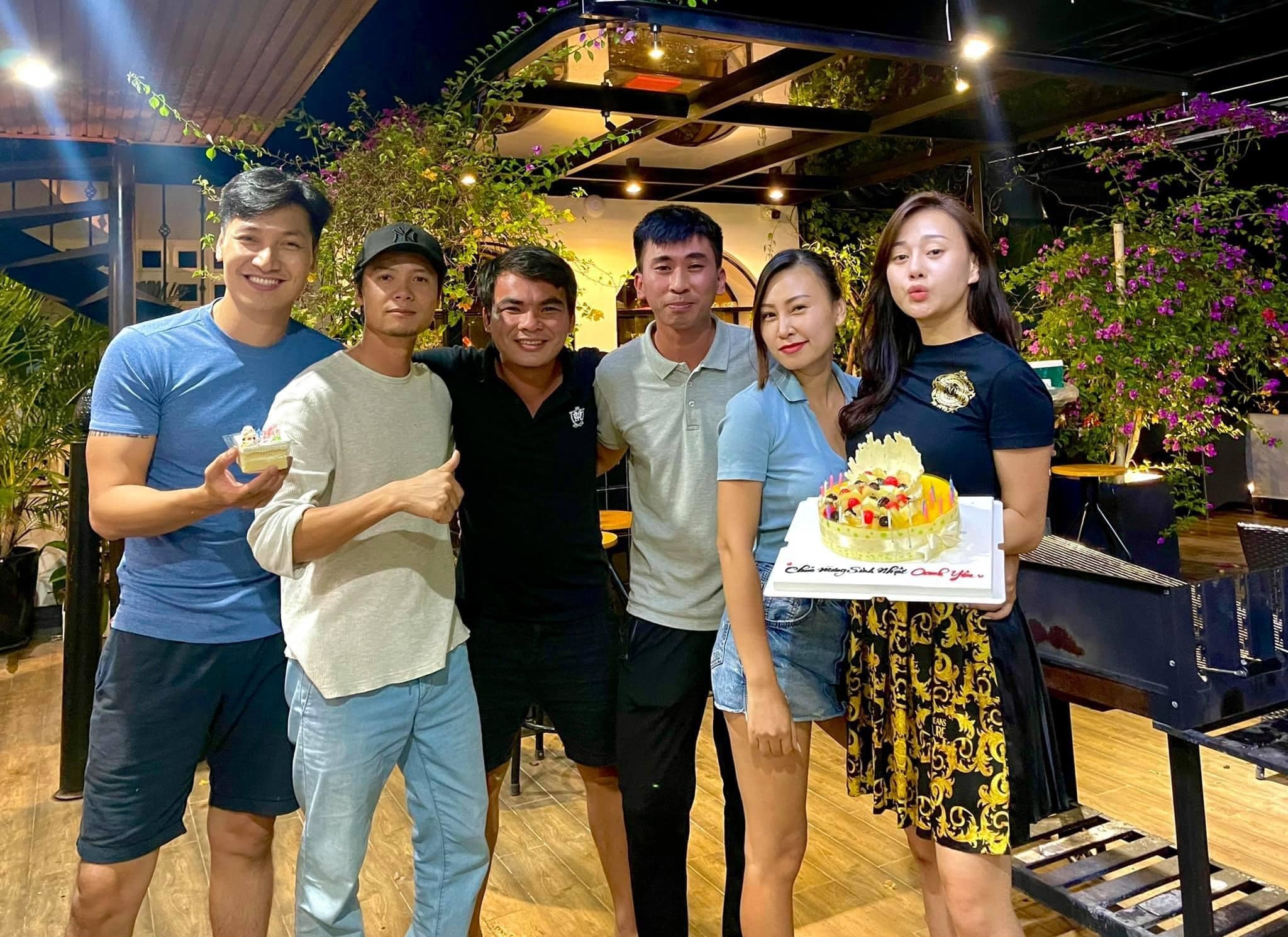 Phương Oanh tại buổi chia tay đoàn phim năm 2021