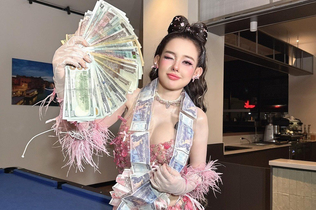 Ngân 98 khoe siêu xe và penthouse Ngân 98 với lối sống sang chảnh trên mạng xã hội