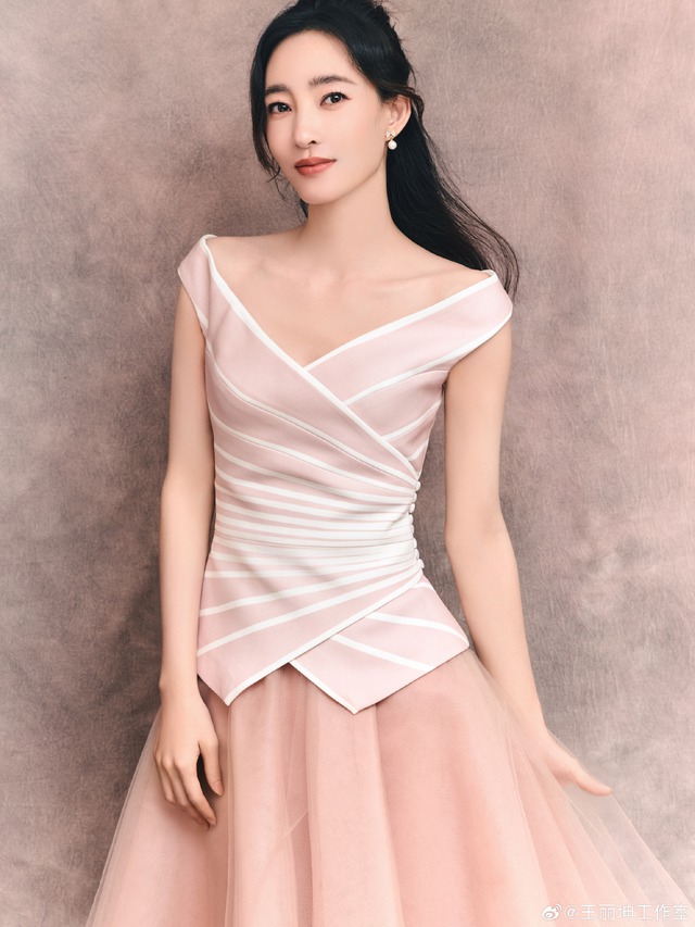 Vương Lệ Khôn lao đao vì cáo buộc lừa đảo của chồng Nữ diễn viên trong thời gian bị điều tra