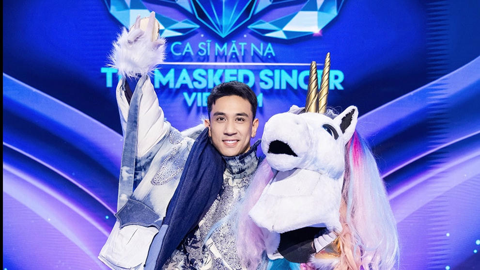 Nam ca sĩ hát tại hôn lễ trong mơ của Hoa hậu Đỗ Hà là ai?- Ảnh 5. Dương Edward tham gia Ca Sĩ Mặt Nạ