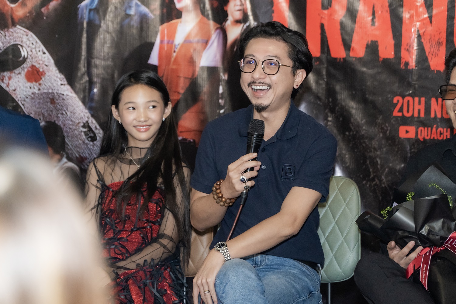Hứa Minh Đạt chia sẻ tại sự kiện ra mắt phim Trăng Điên Diễn viên Hứa Minh Đạt phát biểu tại sự kiện