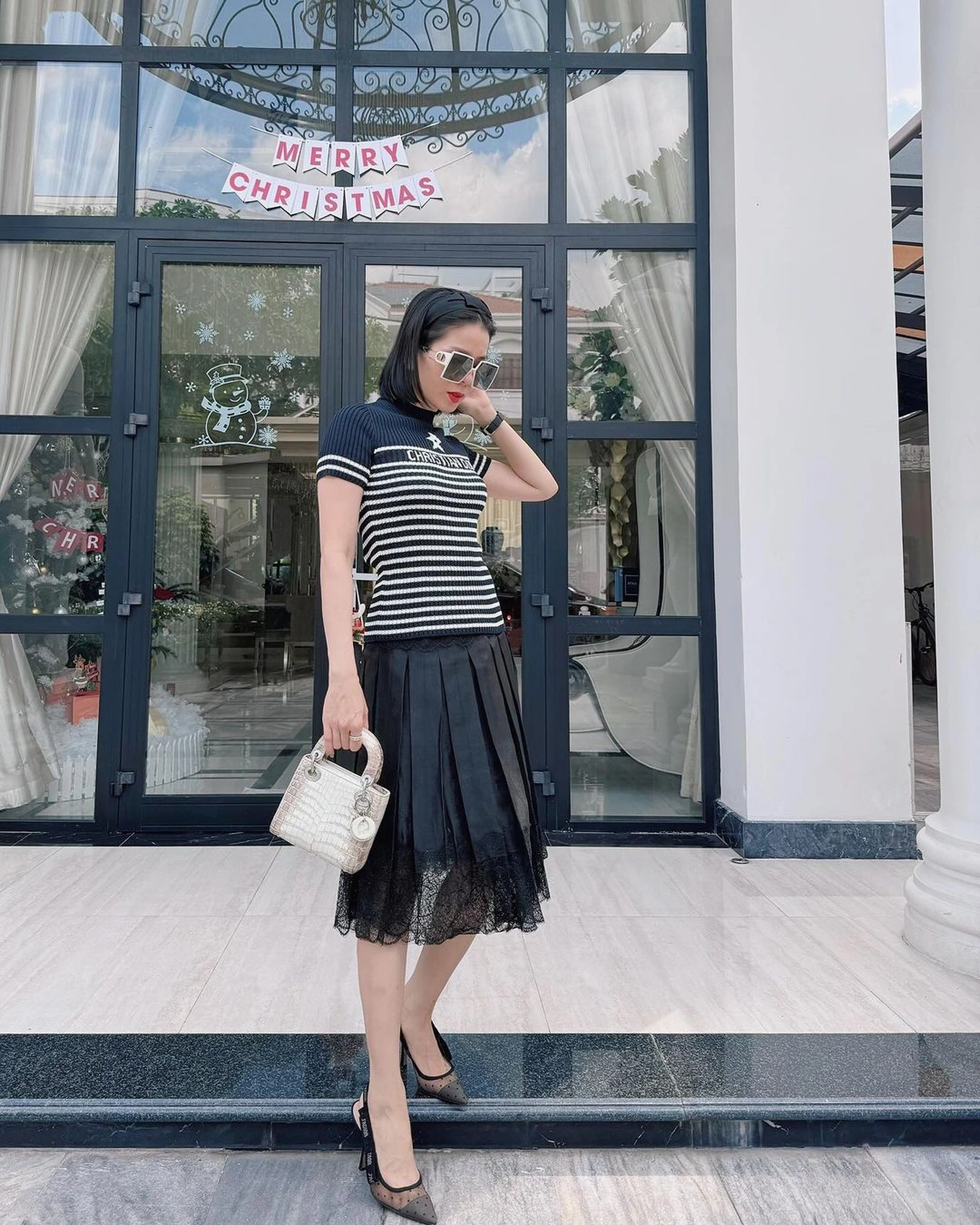 Biệt thự ở Đà Lạt của Lệ Quyên Căn biệt thự trắng hiện đại trên đồi Đà Lạt