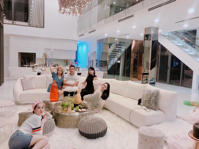 Bên trong không gian sống của Ngọc Trinh Nội thất biệt thự đẳng cấp