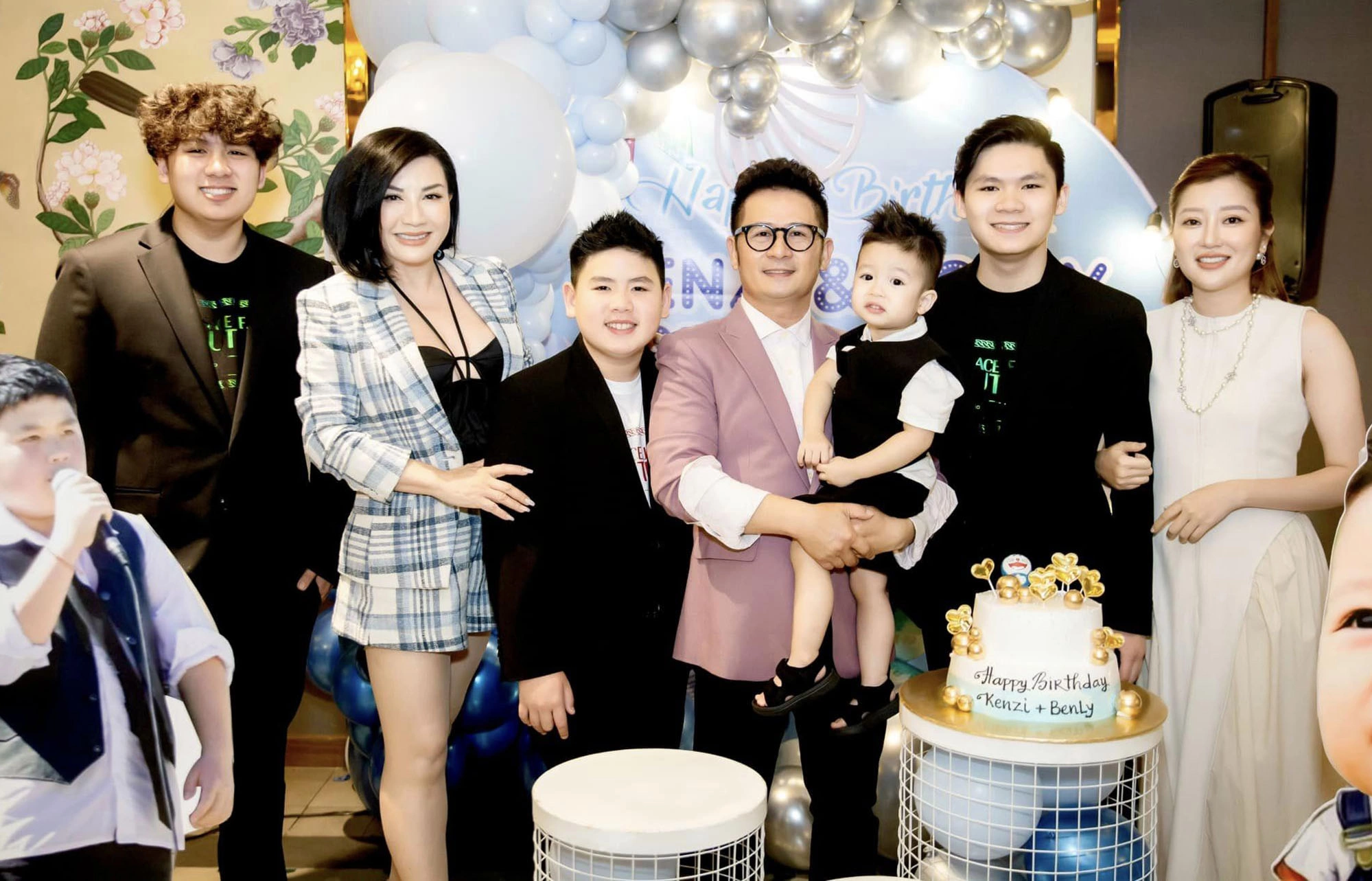 Nam ca sĩ sở hữu biệt thự 2.000 m2 ở Mỹ và Việt Nam: Ngoài 50 hôn nhân viên mãn bên vợ kém 17 tuổi- Ảnh 2. Quan hệ tốt giữa Bằng Kiều và vợ cũ