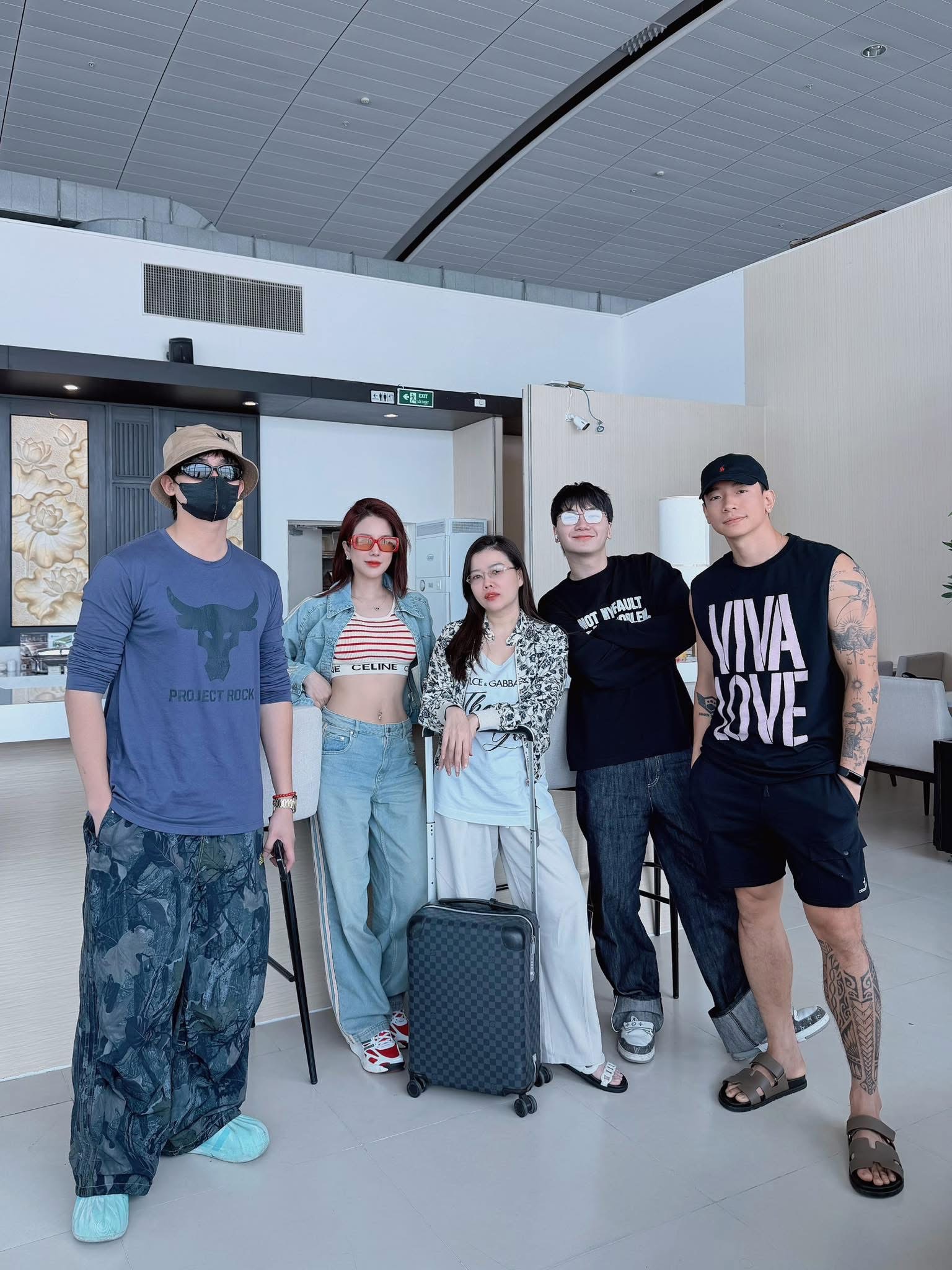 Người hâm mộ Việt Nam cổ vũ cho Hương Giang tại Bangkok