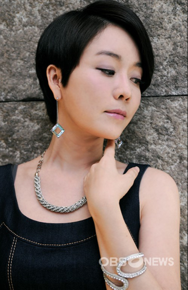 HyunA ngất xỉu tại nhà riêng, nghi xuất huyết não- Ảnh 1. HyunA bị ngất và chấn thương ở cằm