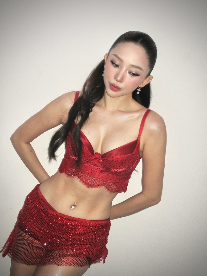 Tóc Tiên thay đổi kiểu tóc sang dài hơn