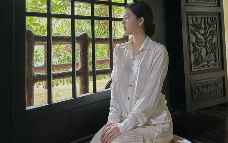 Ngọc Trinh tiễn đưa bạn trai cũ qua đời- Ảnh 1. Ngọc Trinh tiễn đưa bạn trai cũ