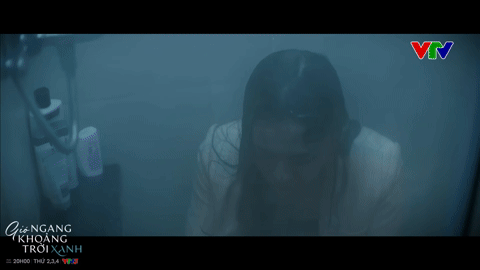 Ai là người hại Phương Oanh?- Cảnh phim trong nhà tắm