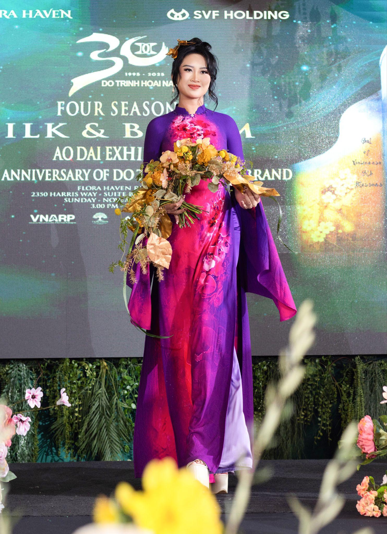 Màn xuất hiện đặc biệt của NTK Đỗ Trịnh Hoài Nam cùng 1 đạo diễn nữ- Ảnh 2. Chi tiết chất liệu và hoa lụa trong BST