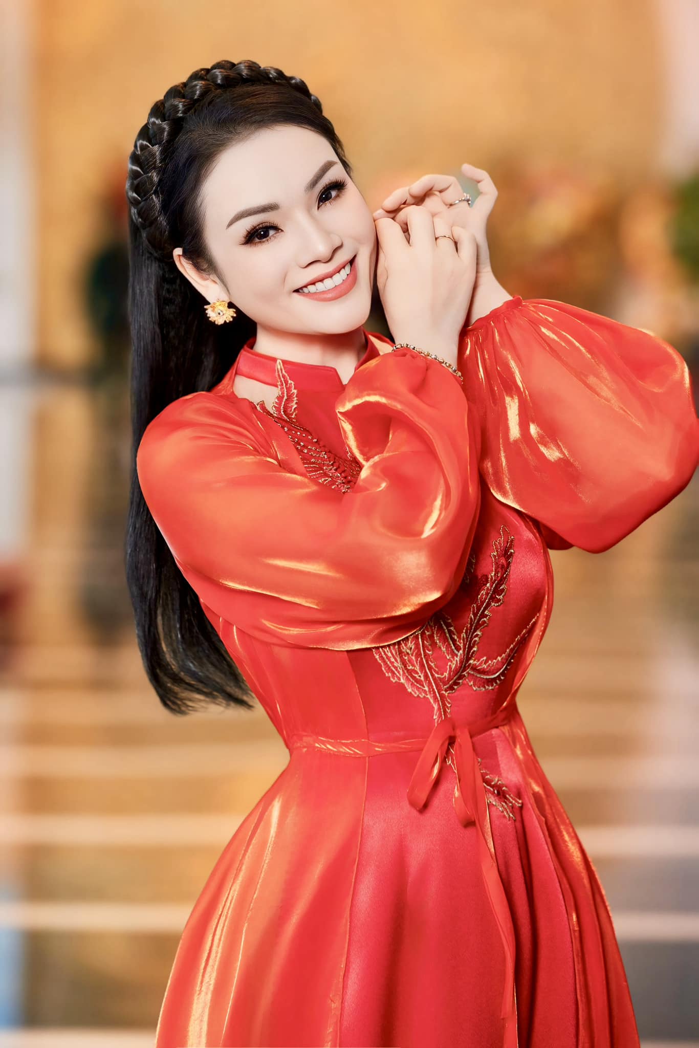 Vẻ đẹp thanh lịch của NSƯT Tân Nhàn Nữ NSƯT vừa được phong hàm Phó giáo sư không chỉ học vấn khủng, nhan sắc còn trẻ đẹp bất ngờ - Ảnh 5.