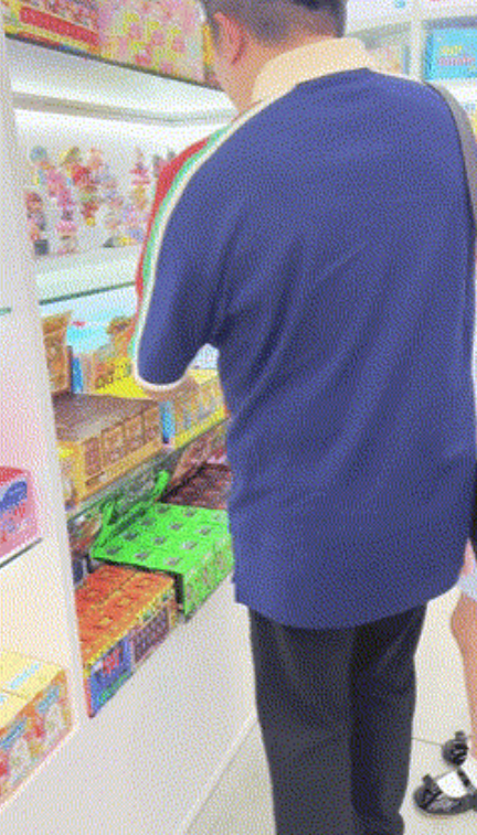 Đoàn Di Băng tiêu tiền ác- Ảnh 7. Mua đồ chơi cho con gái