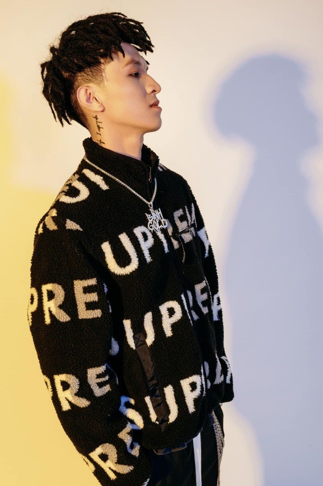 Thẩm định lại lý lịch nghệ sĩ- Ảnh 1. Nghệ sĩ trong quá trình thẩm định lý lịch