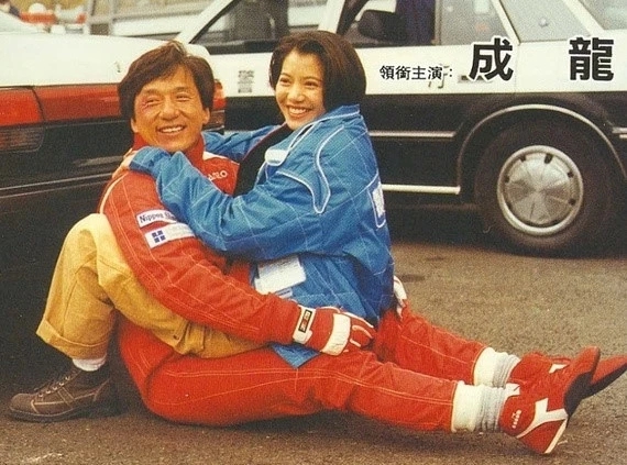 Viên Vịnh Nghi bị phong sát 22 năm Viên Vịnh Nghi bị tẩy chay bởi Thành Long