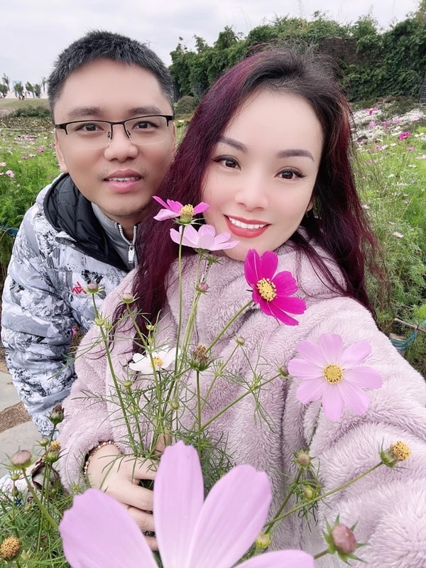 Cuộc sống hạnh phúc của NSƯT Tân Nhàn cùng chồng Nữ NSƯT vừa được phong hàm Phó giáo sư không chỉ học vấn khủng, nhan sắc còn trẻ đẹp bất ngờ - Ảnh 10.