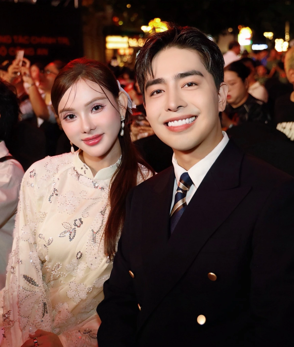 Nữ ca sĩ Thu Thủy cùng chồng kém 10 tuổi