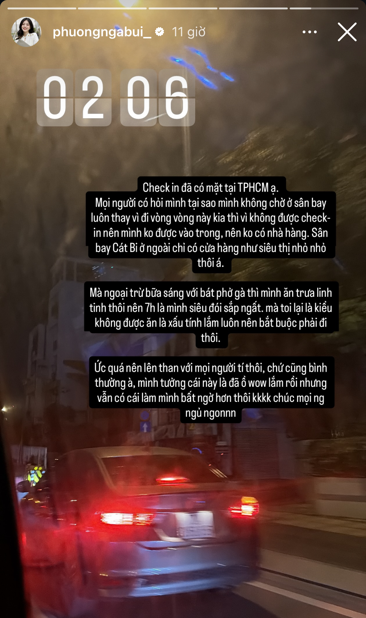 Phương Nga vật lộn ở sân bay