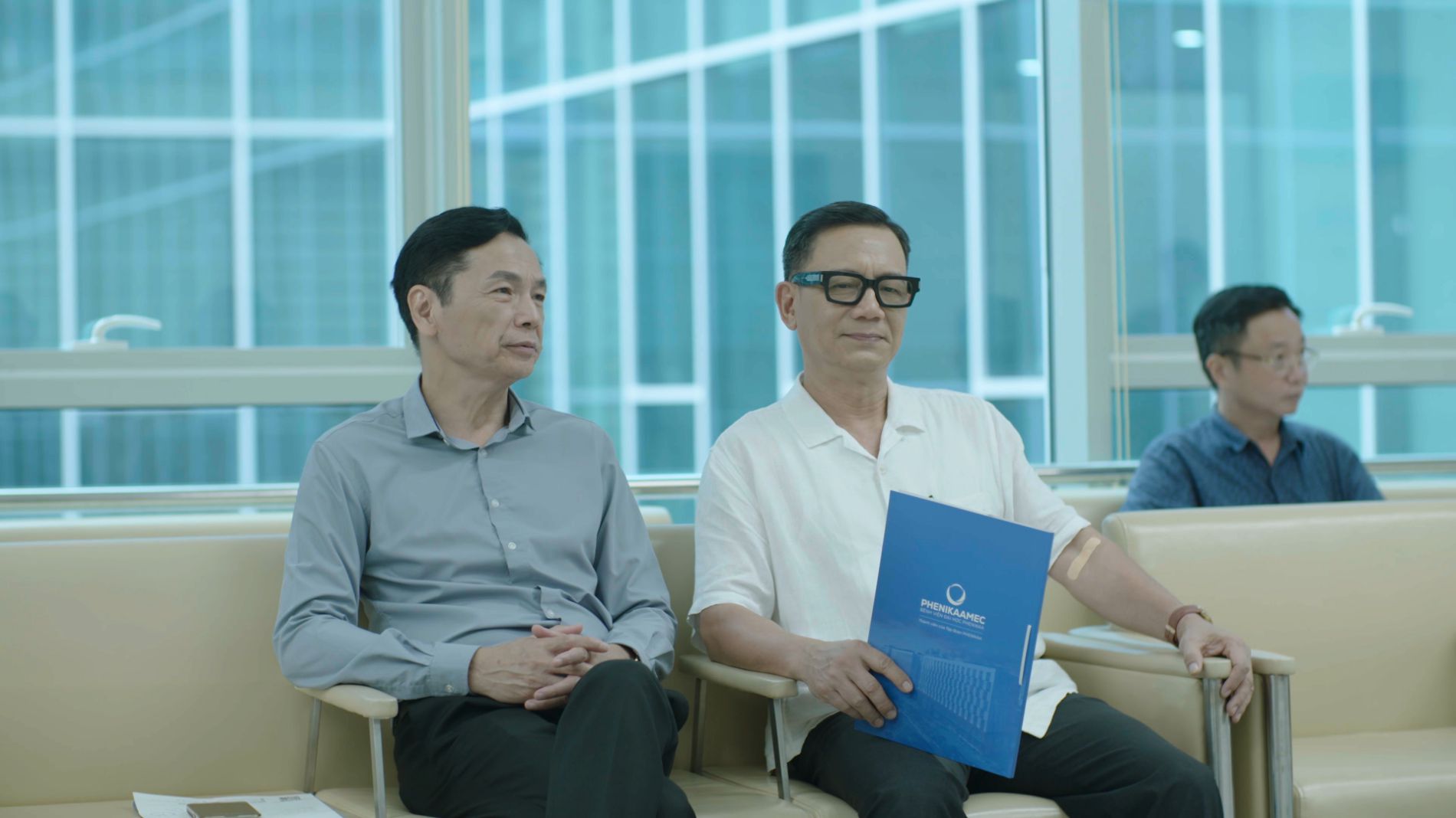 Nam diễn viên Việt 30 năm chưa từng có 1 bức ảnh xấu, ngoài đời còn đẹp gấp 10000 lần trên phim- Ảnh 8.