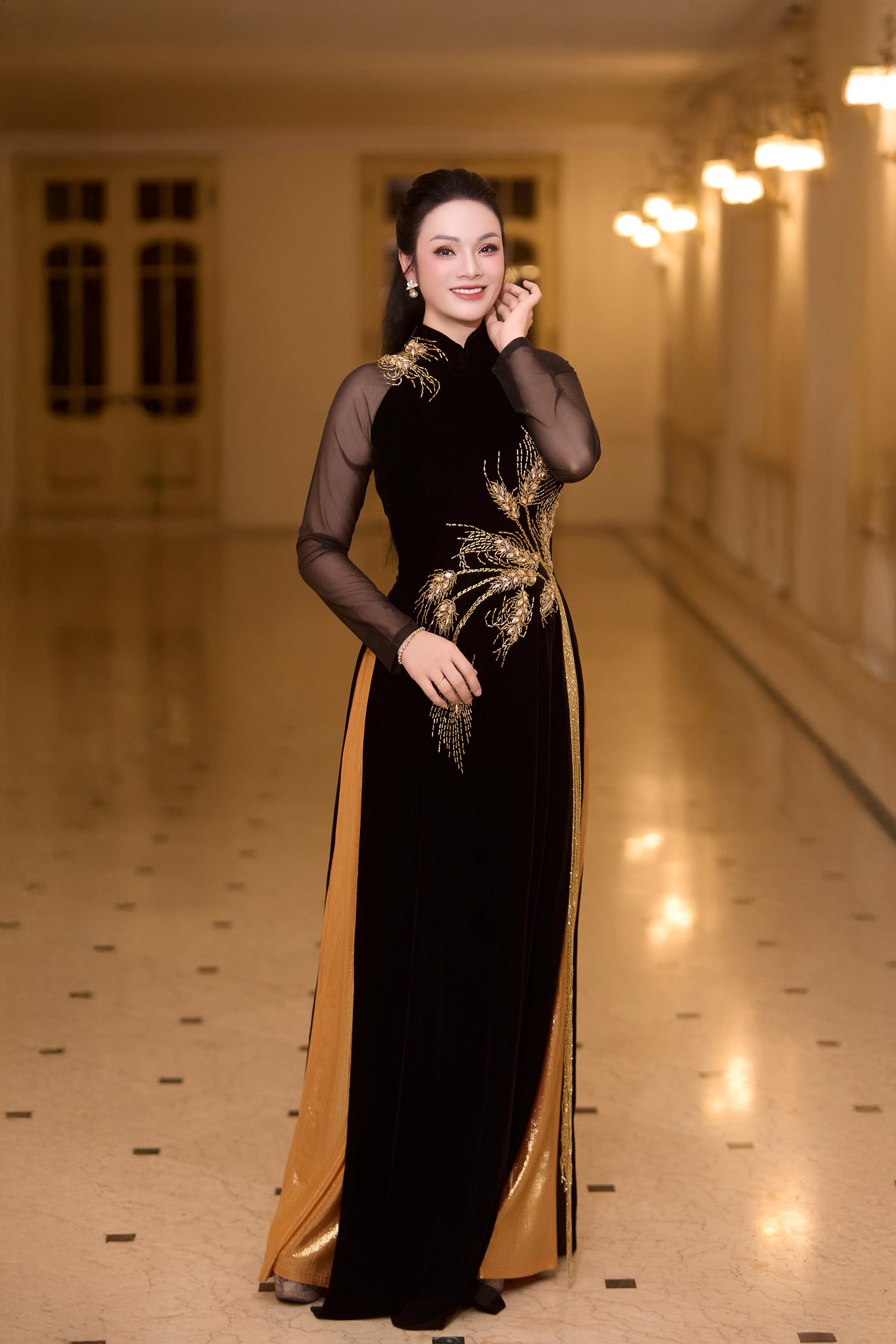 Tân Nhàn coi trọng sự nghiệp giáo dục và gìn giữ văn hóa Nữ NSƯT vừa được phong hàm Phó giáo sư không chỉ học vấn khủng, nhan sắc còn trẻ đẹp bất ngờ - Ảnh 8.