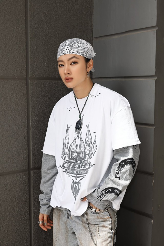 Angela Phương Trinh với phong cách nam tính Phong cách nam tính cùng yết hầu của Angela Phương Trinh