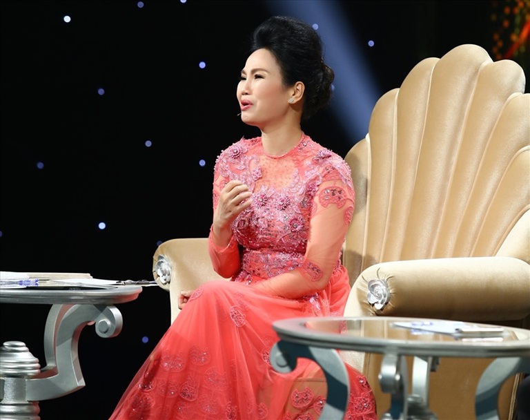 Biểu diễn nhạc Phật giáo Ca sĩ Thùy Trang biểu diễn