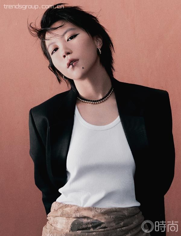 Đậu Tĩnh Đồng phong cách trẻ trung, cá tính Chân dung Đậu Tĩnh Đồng - con gái diva Vương Phi