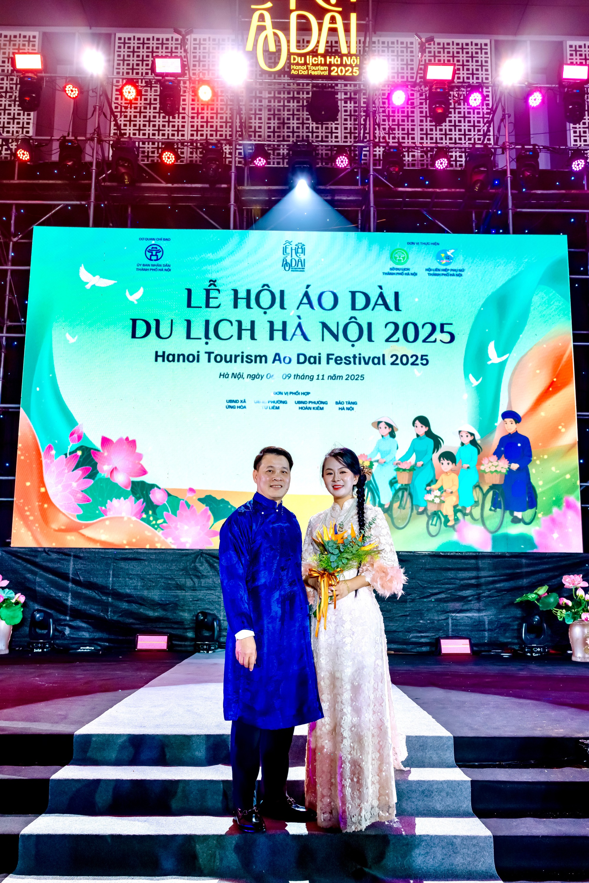 NTK Vũ Thảo Giang (bên phải)