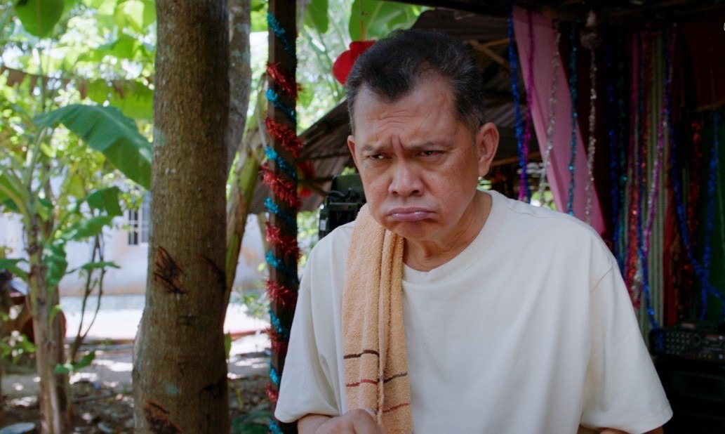 NSƯT Hữu Châu trong vai Sáu Sếu