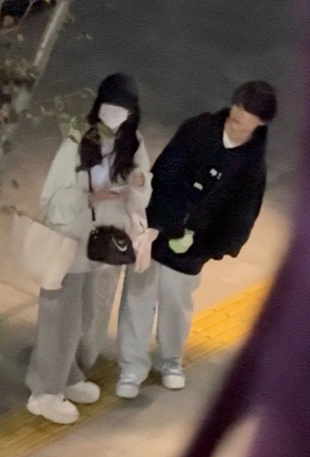 Miyazono Rena nghi hẹn hò bạn trai Miyazono Rena lộ ảnh nghi hẹn hò với bạn trai trong đêm